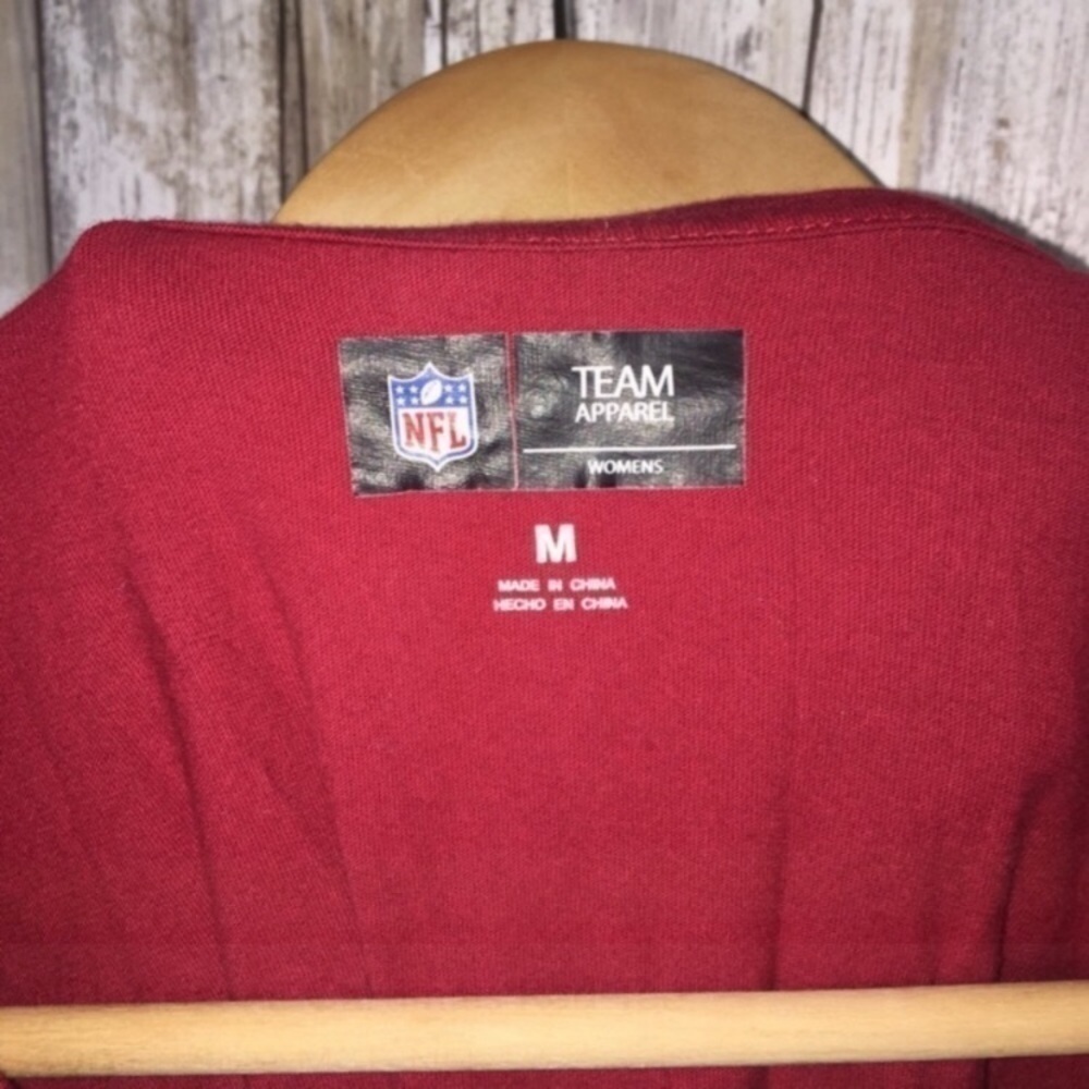 NFL Arizona Cardinals Women’s Medium Red V-Neck Graphic Tee Football Fan Shirt - Picture 4 of 4